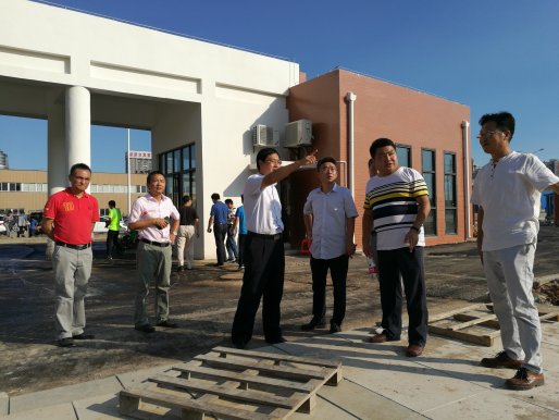 副区长钱乔调研官士墩中学和子林小学