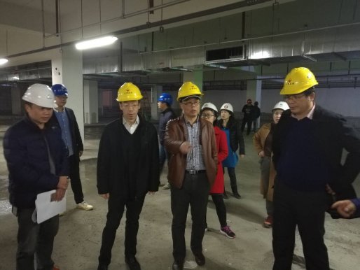 市民防办领导调研12C2地块公共停车场