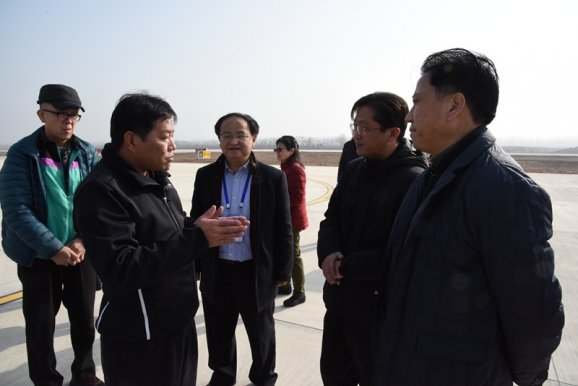 台湾三湾乡代表团点赞机场建设“车都速度”