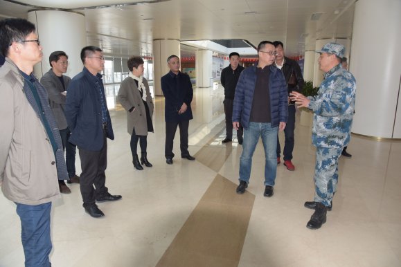 军运会执委会副主任张年华一行考察跳伞项目场馆建设