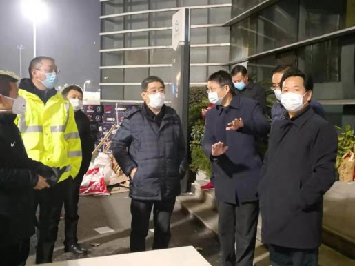 车都速度造方舱医院