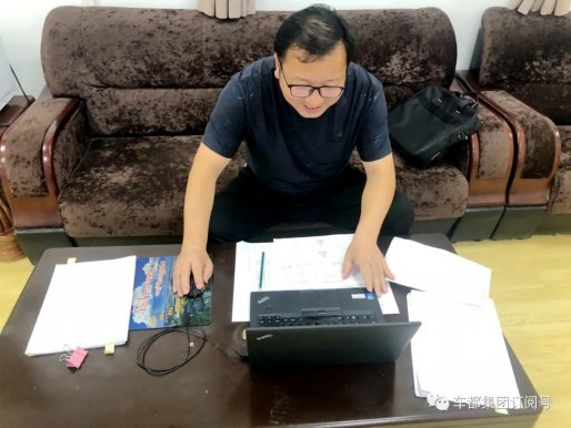 做社区的“引路人”，群众的“贴心人”——记新兰社区第一书记江哲学