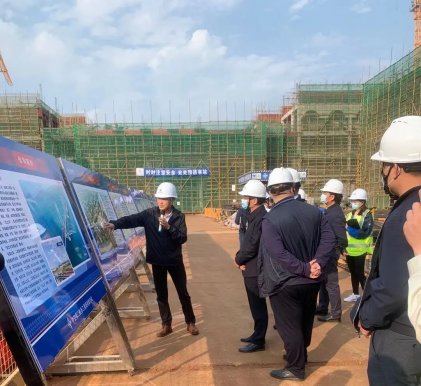 省住建厅领导调研经开外校项目