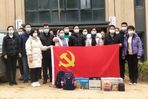 车都集团下沉川江社区分队开展暖冬慰问活动