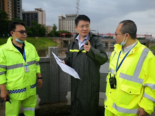 应对极端雷暴天气，车都集团严守防线