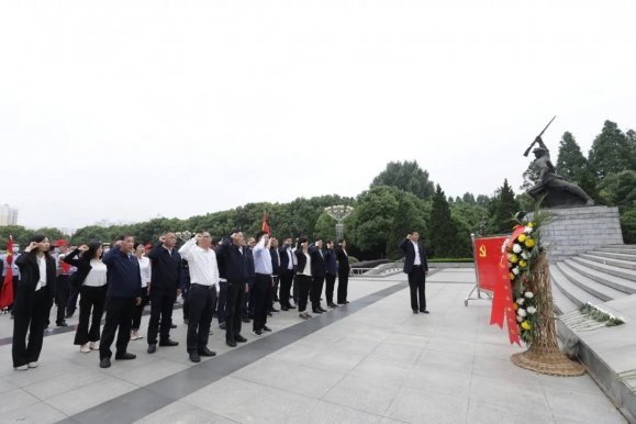 寻红色足迹，铭百年党史