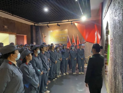 讲祖国发展，访辉煌成就