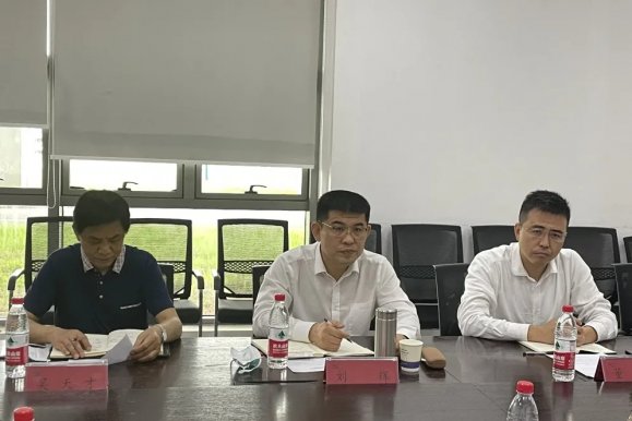 中国航油集团考察团前往通航建投公司洽谈合作项目