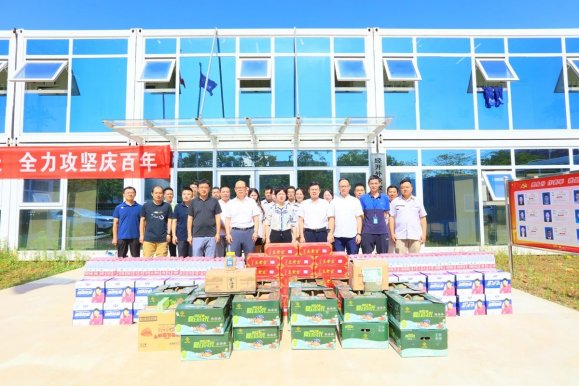 车都集团公司开展“送清凉”高温慰问活动