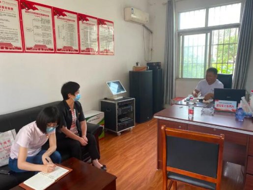 助力乡村振兴 车都集团走进侏儒山四百弓村
