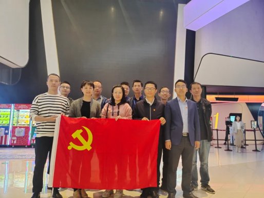 车都智投公司组织观看爱国主义影片《长津湖》