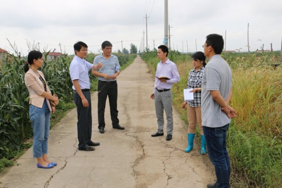 风雨挡不住牵挂  距离隔不断关心—公司领导前往精准扶贫点察看汛情